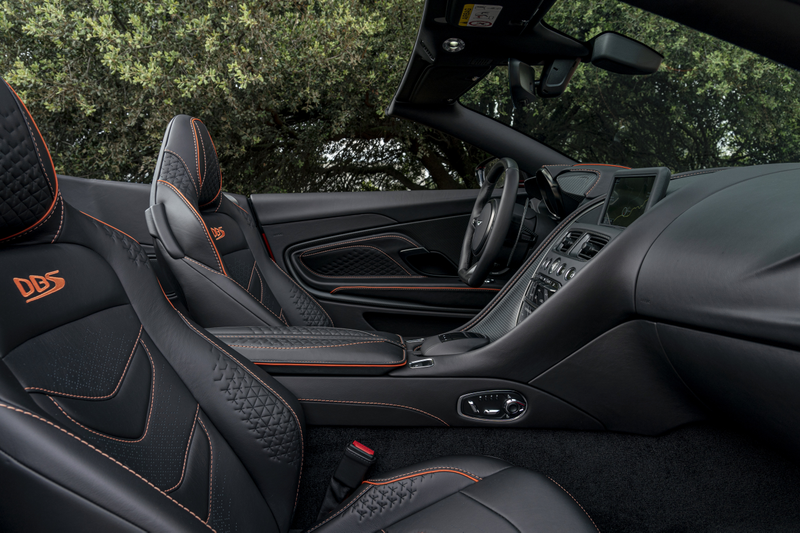 Illustration for article titled The Aston Martin DBS Superleggera Volante Is a 200 MPH Convertible With Two Distinct Personalities